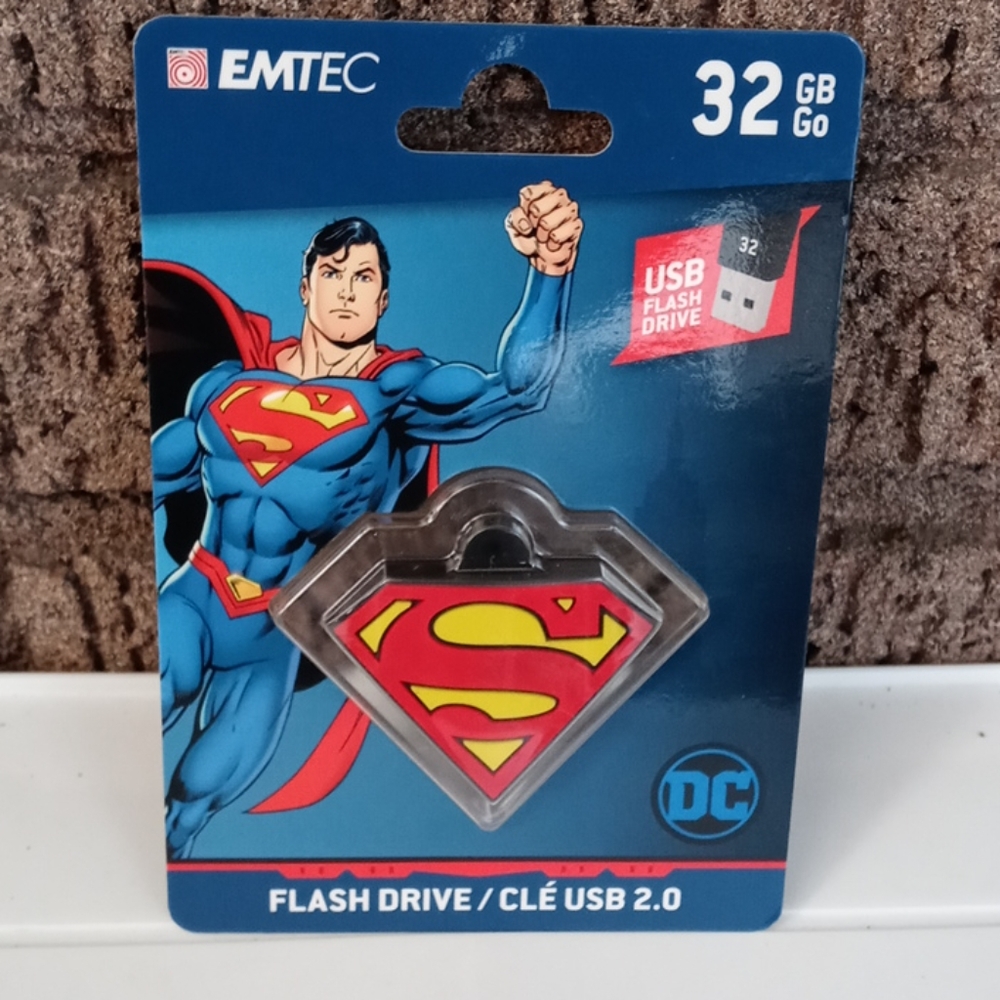 Emtec Superman 32GB USB Flash Drive